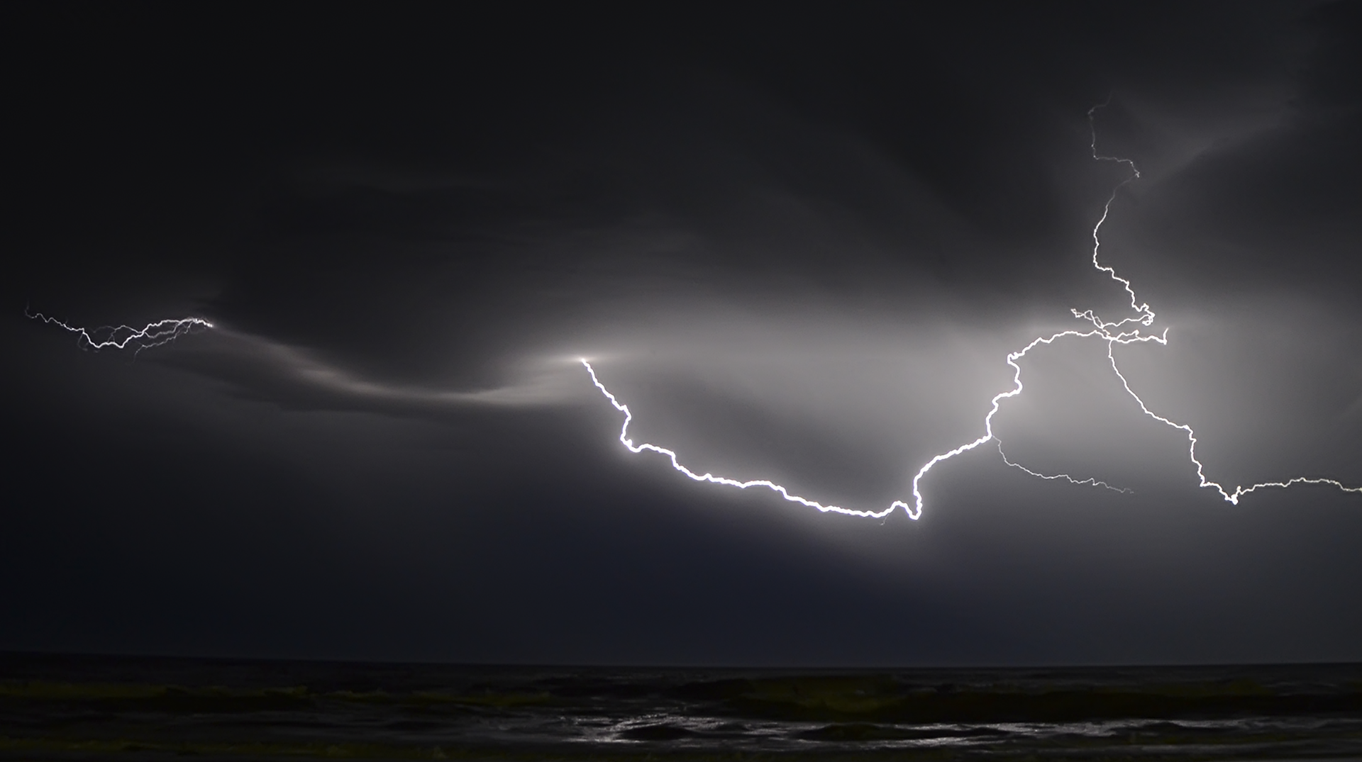 Alerte météo en Wallonie picarde : l'IRM annonce la possibilité d'orages intenses ce mercredi après-midi