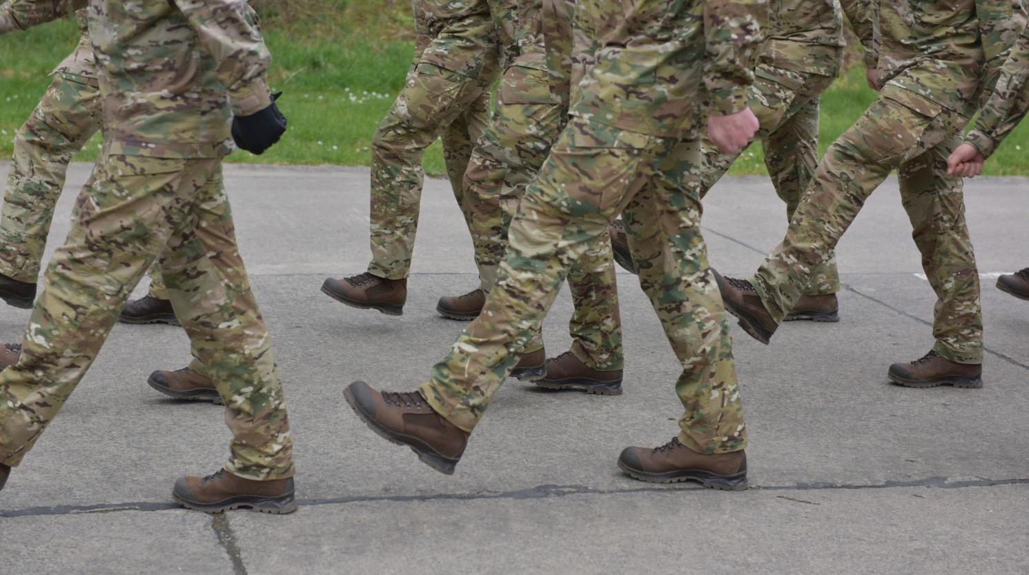 8 militaires casernés à Tournai blessés après avoir été renversés par une voiture à Mons