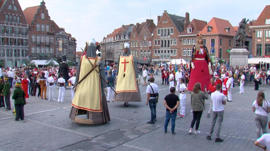Procession, 4 cortèges, guinguette, braderie… s’unissent pour former « La kermesse de Tournai »