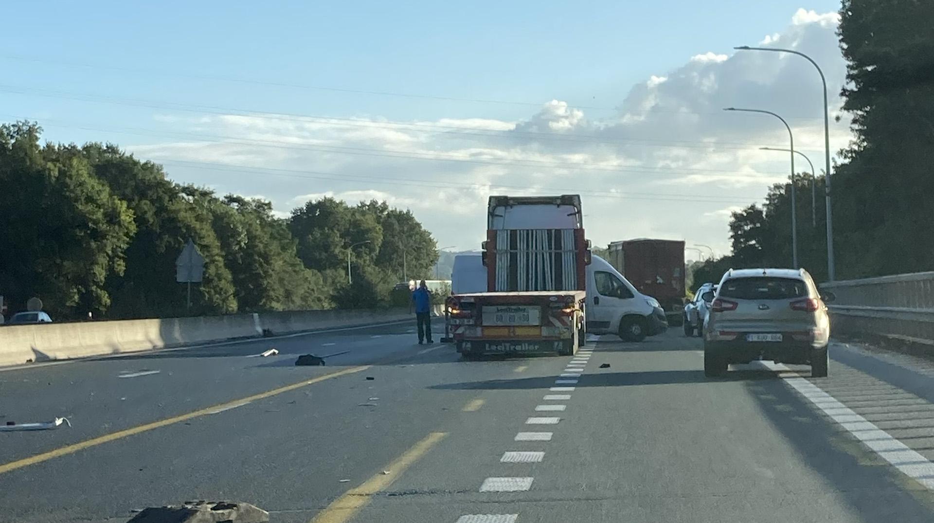 E42 : un accident entre un camion et une camionnette crée des ralentissements dans les travaux à Froyennes