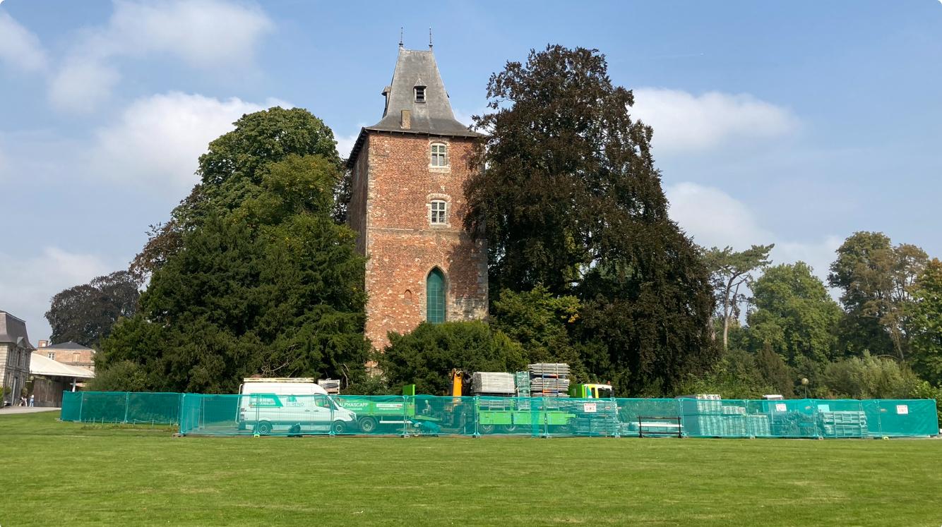 Les travaux de rénovation de la Chapelle castrale et des Pavillons chinois et aux toiles ont débuté dans le parc d'Enghien