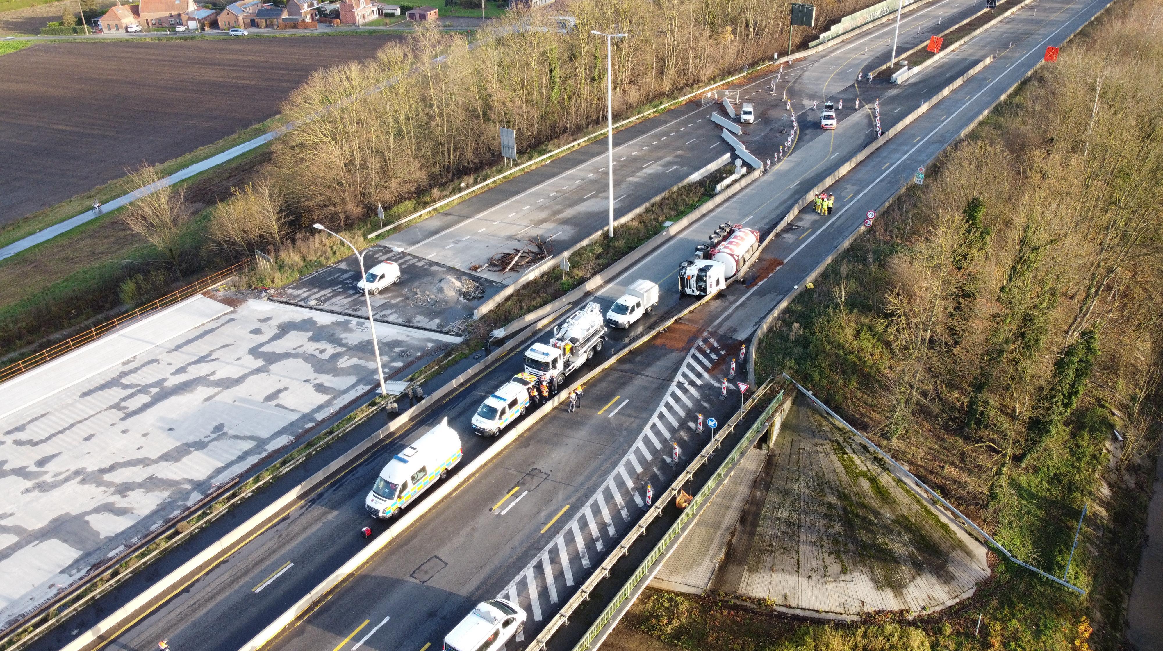 Camion renversé sur l'E42 : l'autoroute enfin rouverte à la circulation