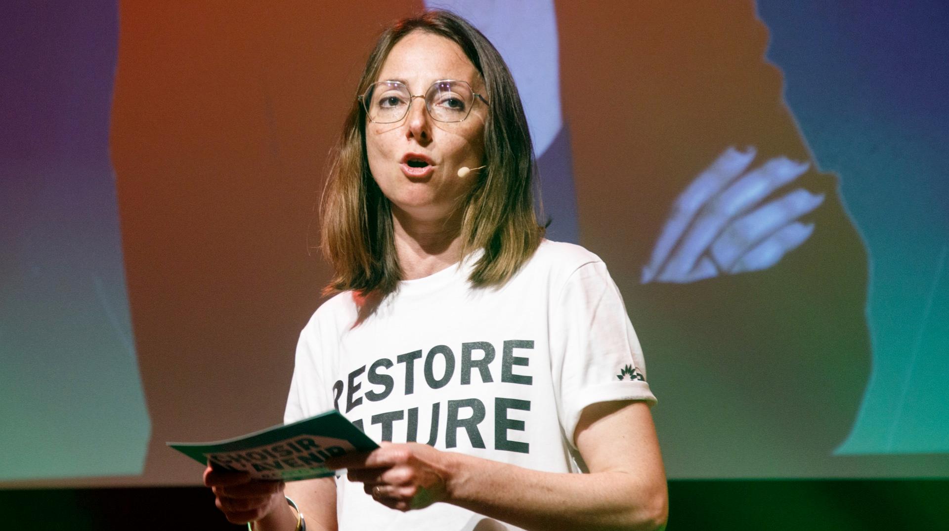 La députée européenne athoise Saskia Bricmont quitte X et plaide pour une stricte application des règles européennes