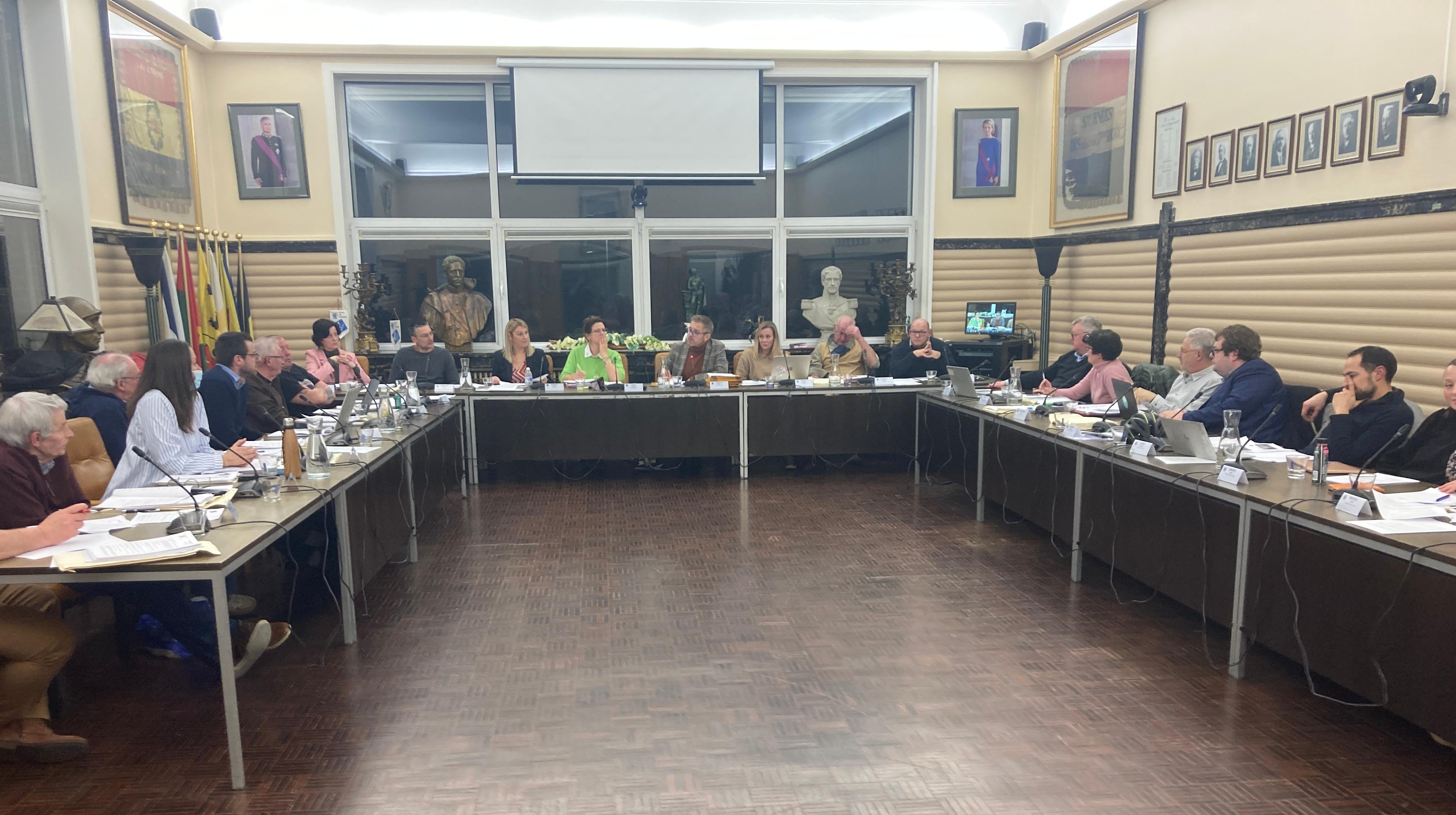 Conseil communal de Leuze : une ambiance délétère qui n'augure rien de bon pour la cité bonnetière