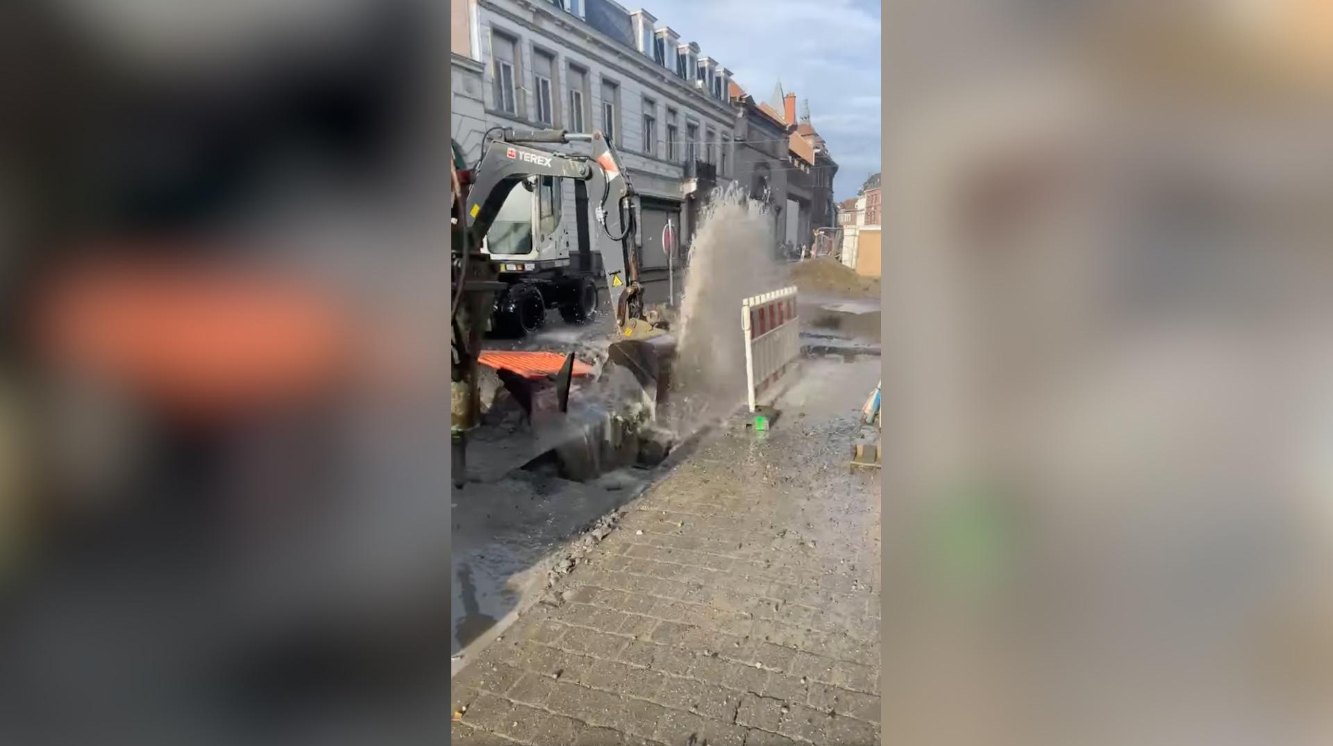 Tournai : un «geyser» dans la rue Saint-Piat