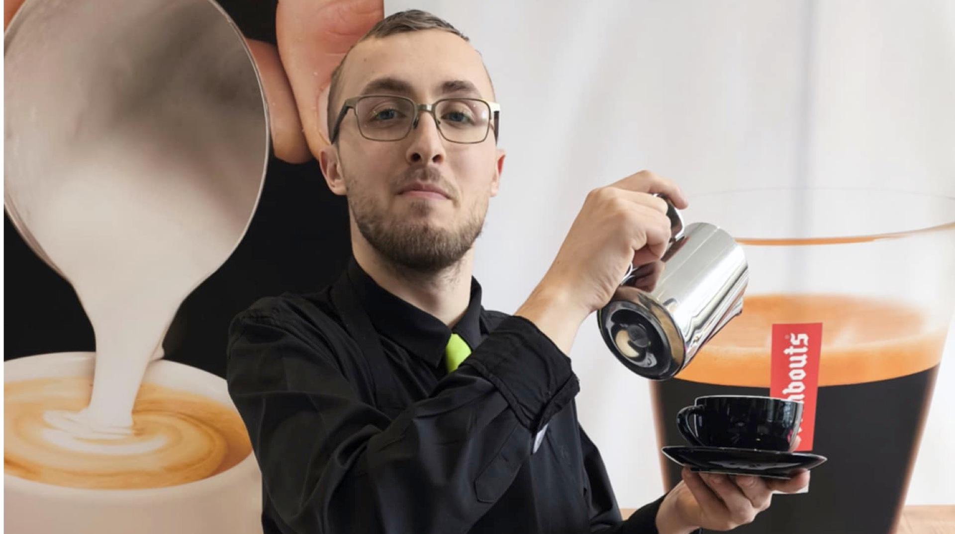 Thibaud Vandamme, élève de l’IPES d’Ath, élu meilleur barista junior de Belgique