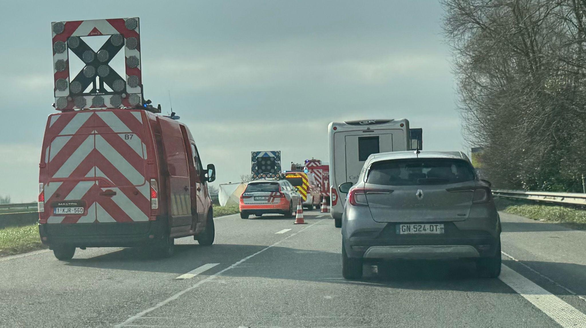 Une personne perd la vie dans un accident sur l'A17 à Dottignies