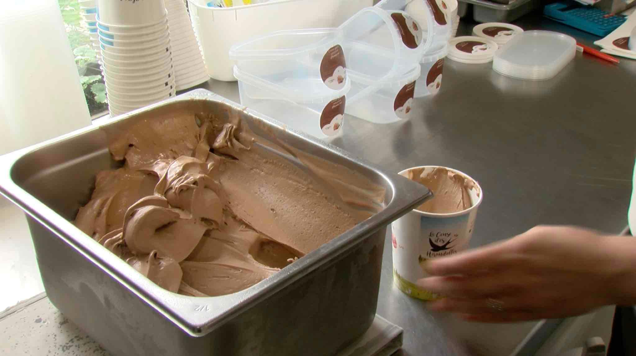 La Ferme de la Warde et la Cense des hirondelles primées pour leurs glaces par la province de Hainaut