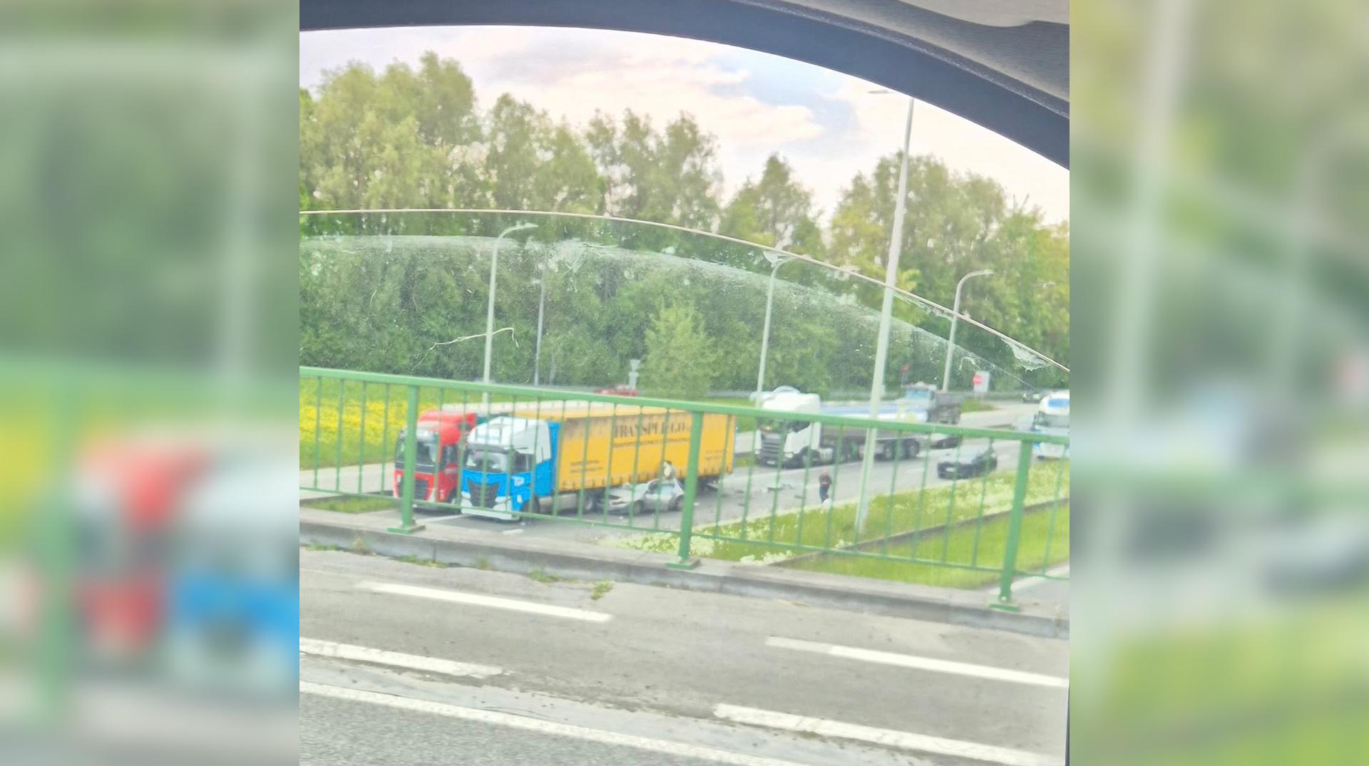 Grave accident entre un poids lourd et une voiture sur l’E403 à hauteur de Dottignies