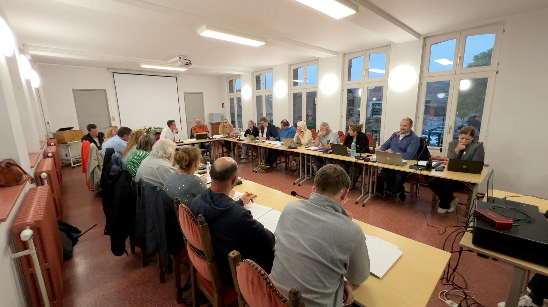 Conseil communal de Brunehaut : un bilan positif pour le sport, une motion de soutien à notélé et des chronomètres