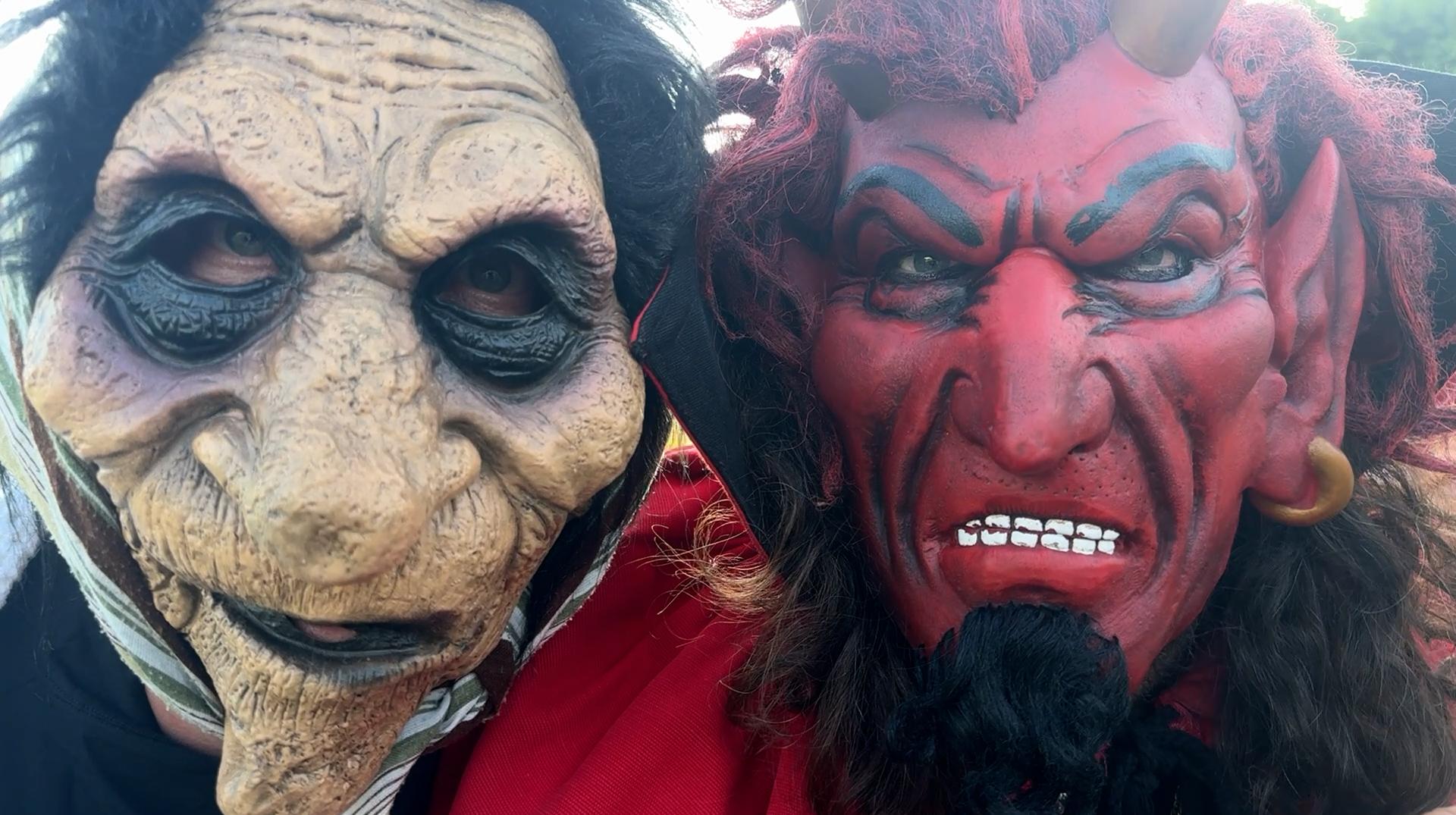 Ellezelles : Sorcières et danseurs se préparent pour le Sabbat...