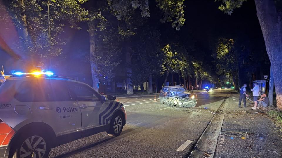Accident spectaculaire à l’avenue de Maire : un conducteur miraculé