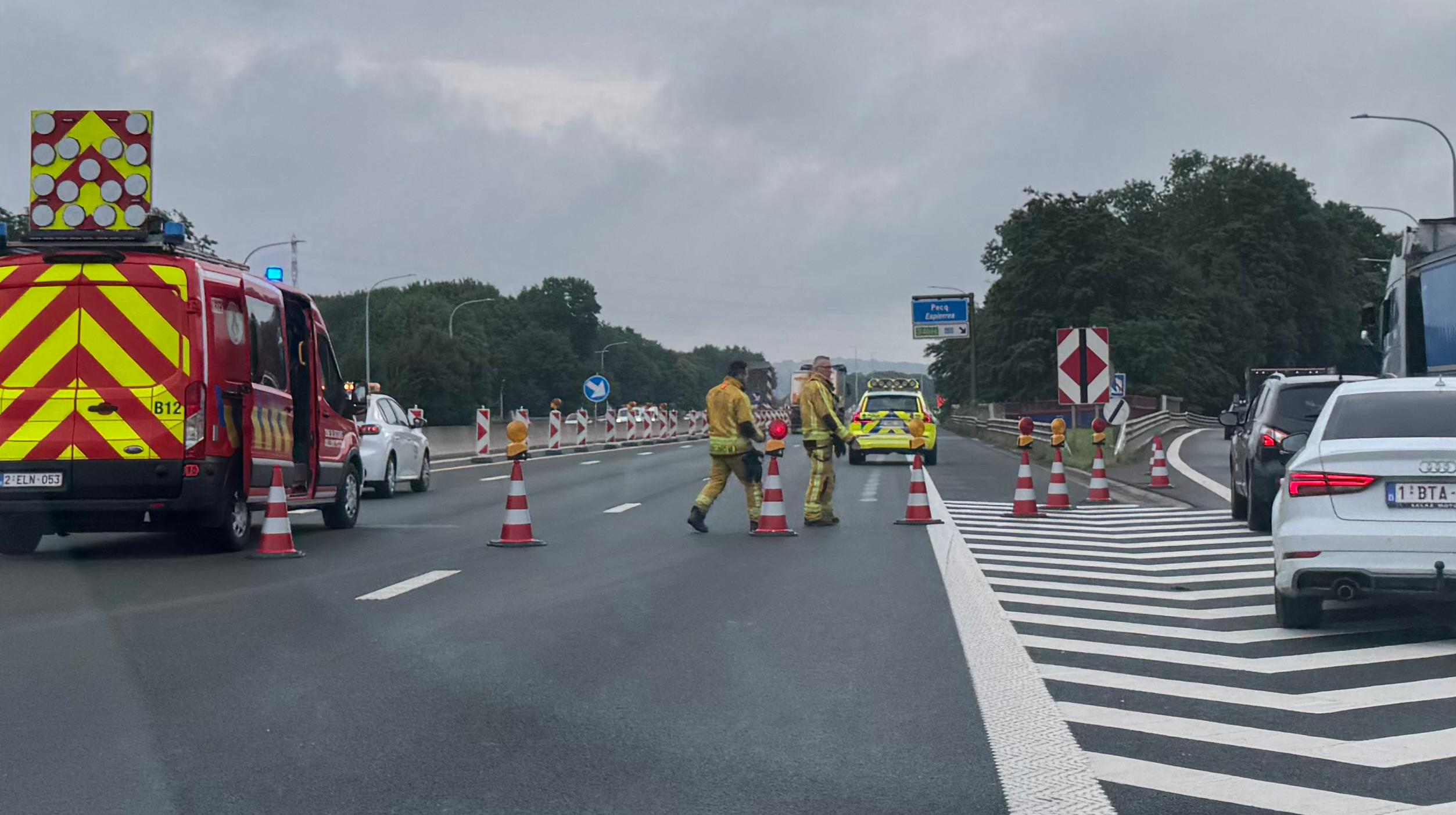 Le pont de Froyennes fermé à la circulation : un camion a perdu son chargement dans les travaux
