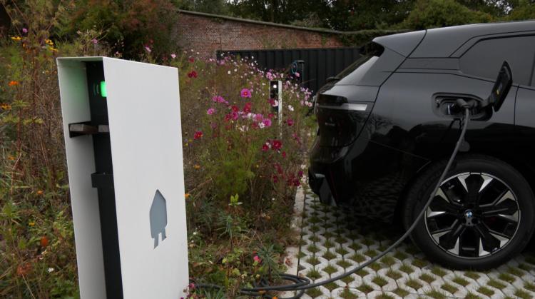 Labeléco : la société Intec s'est spécialisée dans l'installation de bornes de recharge intelligentes de voitures électriques