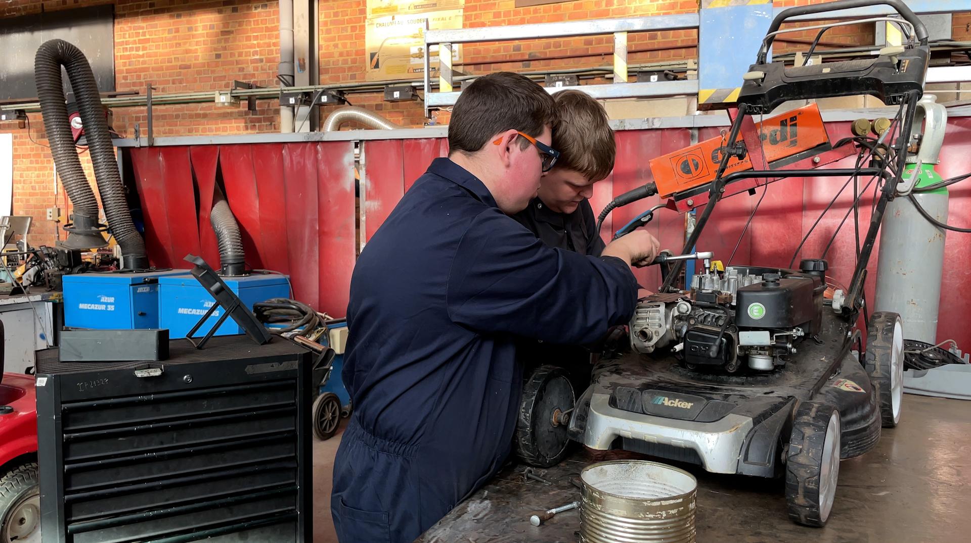 L'IPES d'Ath lance un atelier d'entretien des machines agricoles et horticoles