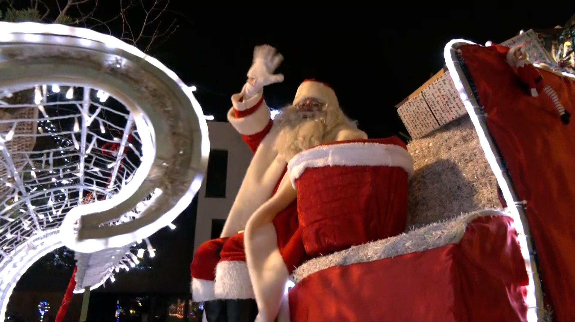 Revivez la parade lumineuse de Péruwelz en images