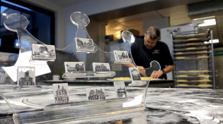 Pour l'Épiphanie, le boulanger Eric Gourdin a imaginé des fèves à l'effigie des lieux emblématiques de Péruwelz