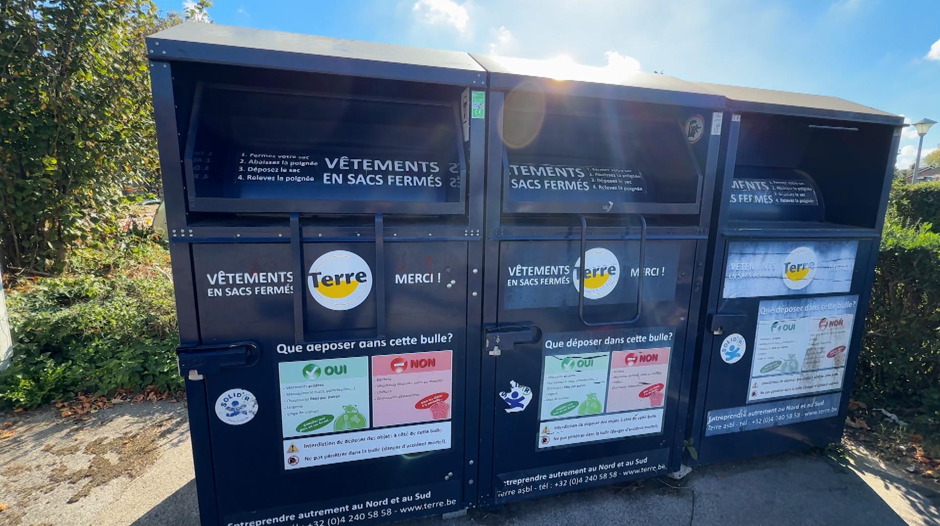 La commune de Brunehaut va faire retirer les bulles à vêtements sur son territoire