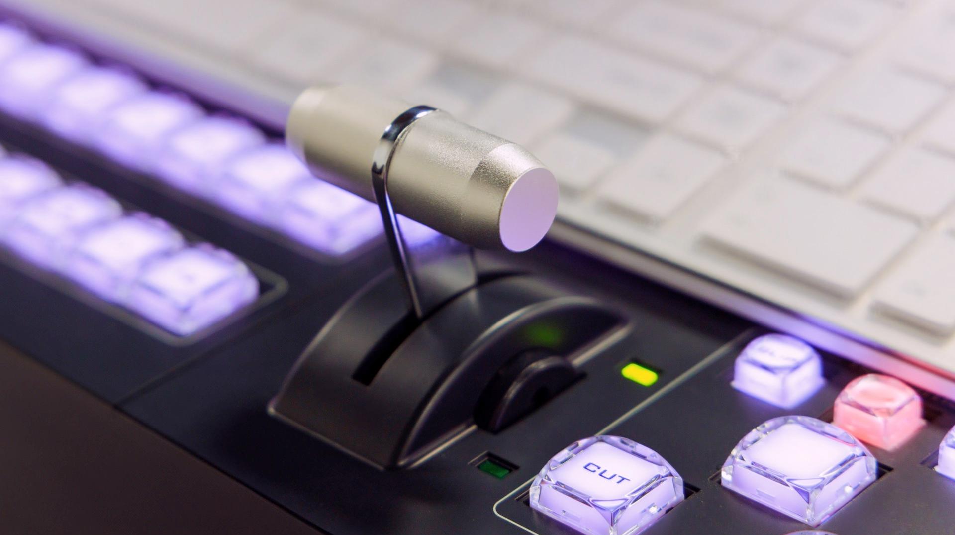 Médias de proximité : le PS demande de reprendre les travaux de réforme au point de départ