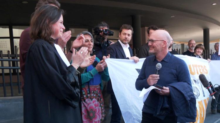 Hugues Falys contre TotalEnergies : le tribunal de Tournai va attendre le jugement dans un procès similaire avant de se prononcer