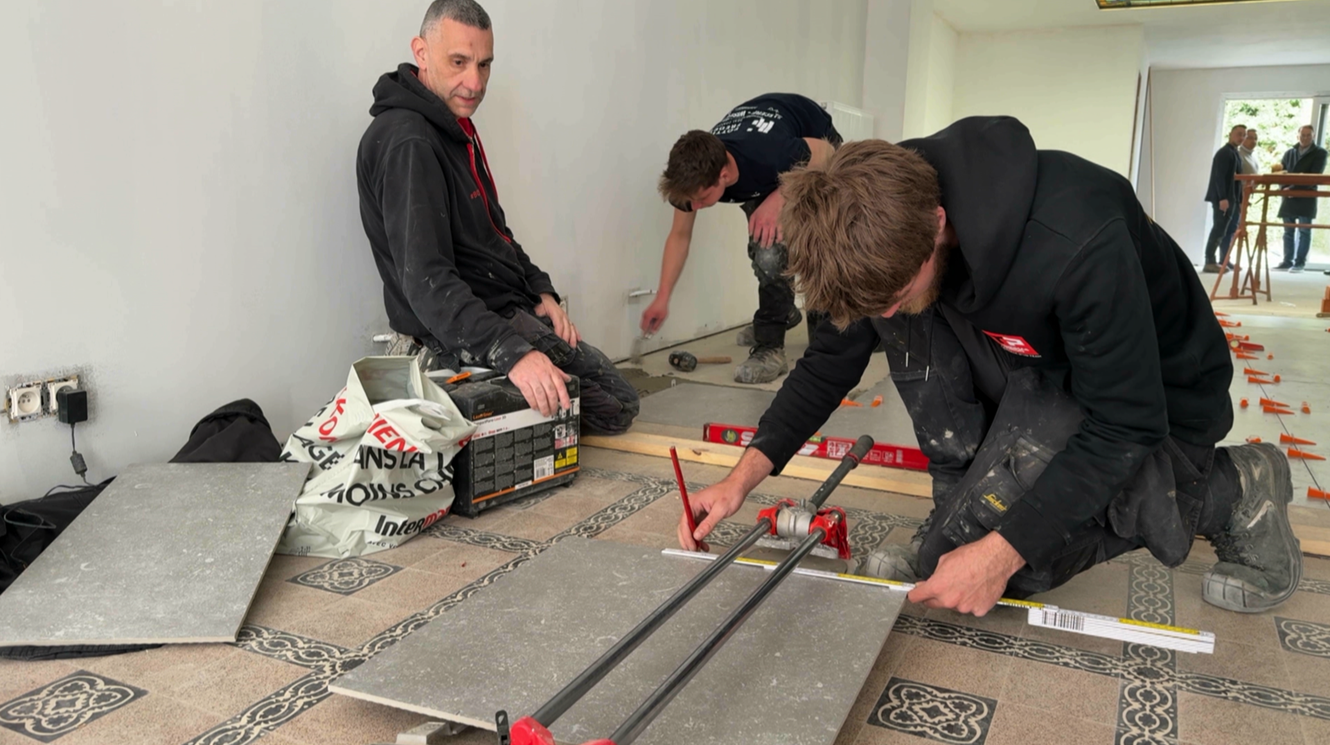 Péruwelz : les élèves de l'Athénée royal rénovent eux-mêmes la conciergerie de leur école