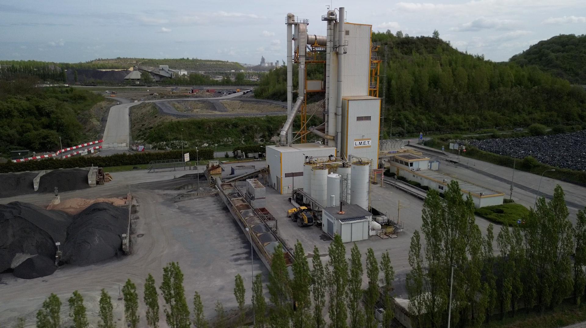 LMET produit des enrobés pour des tapis de route de qualité