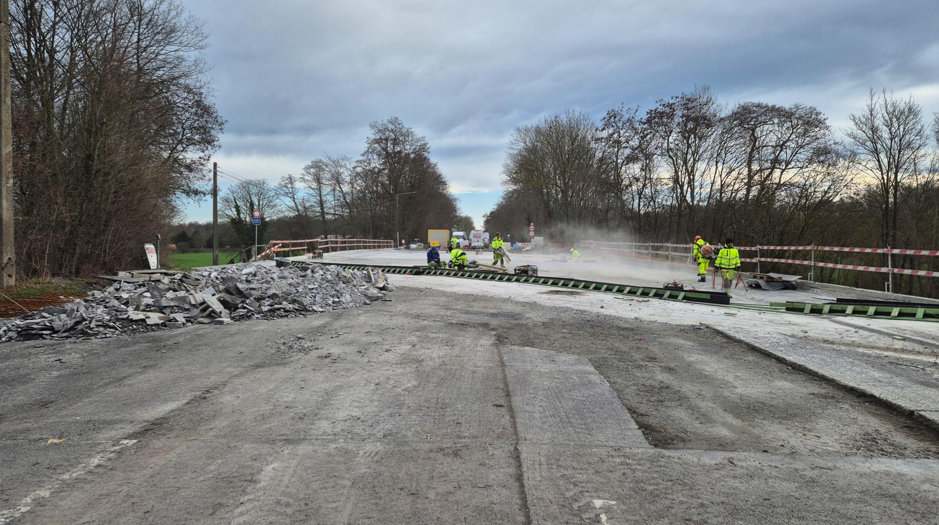 Beloeil : la N50 rouvre à la circulation après plusieurs mois de travaux sur le pont du canal Blaton-Ath