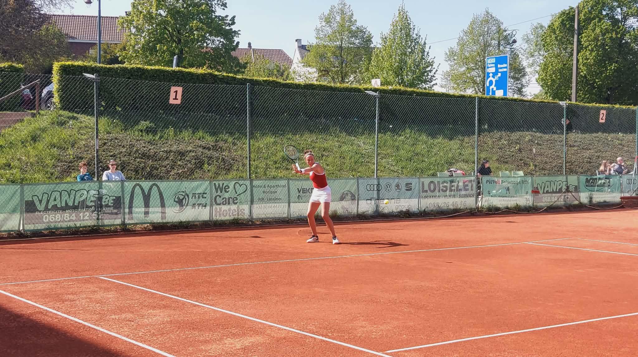 Tennis interclubs N1 Dames : le RTC Ath s'impose 4-2 mais perd Margaux Maquet sur blessure