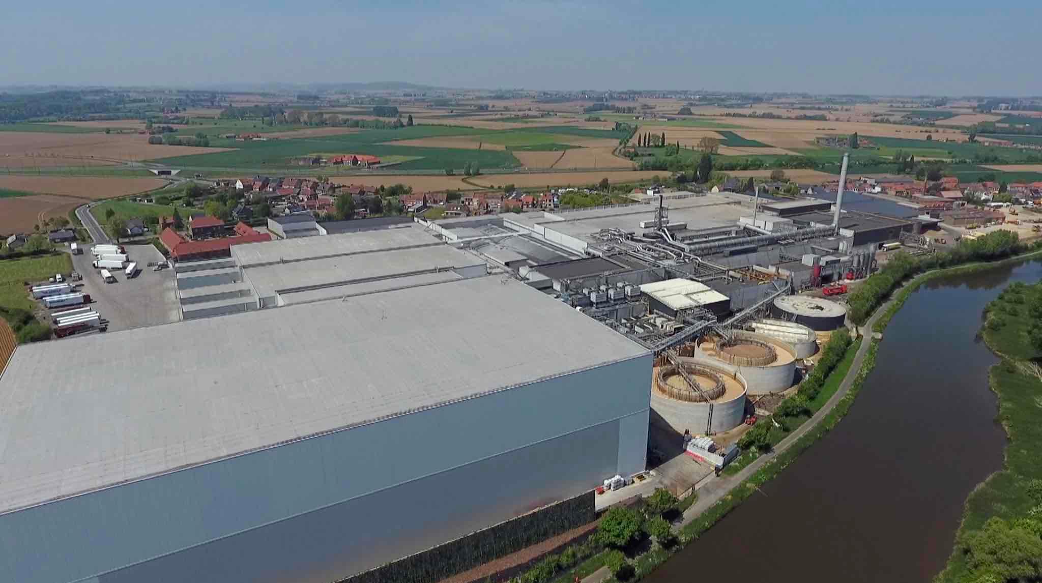 Warneton : incendie en cours à l’usine Clarebout