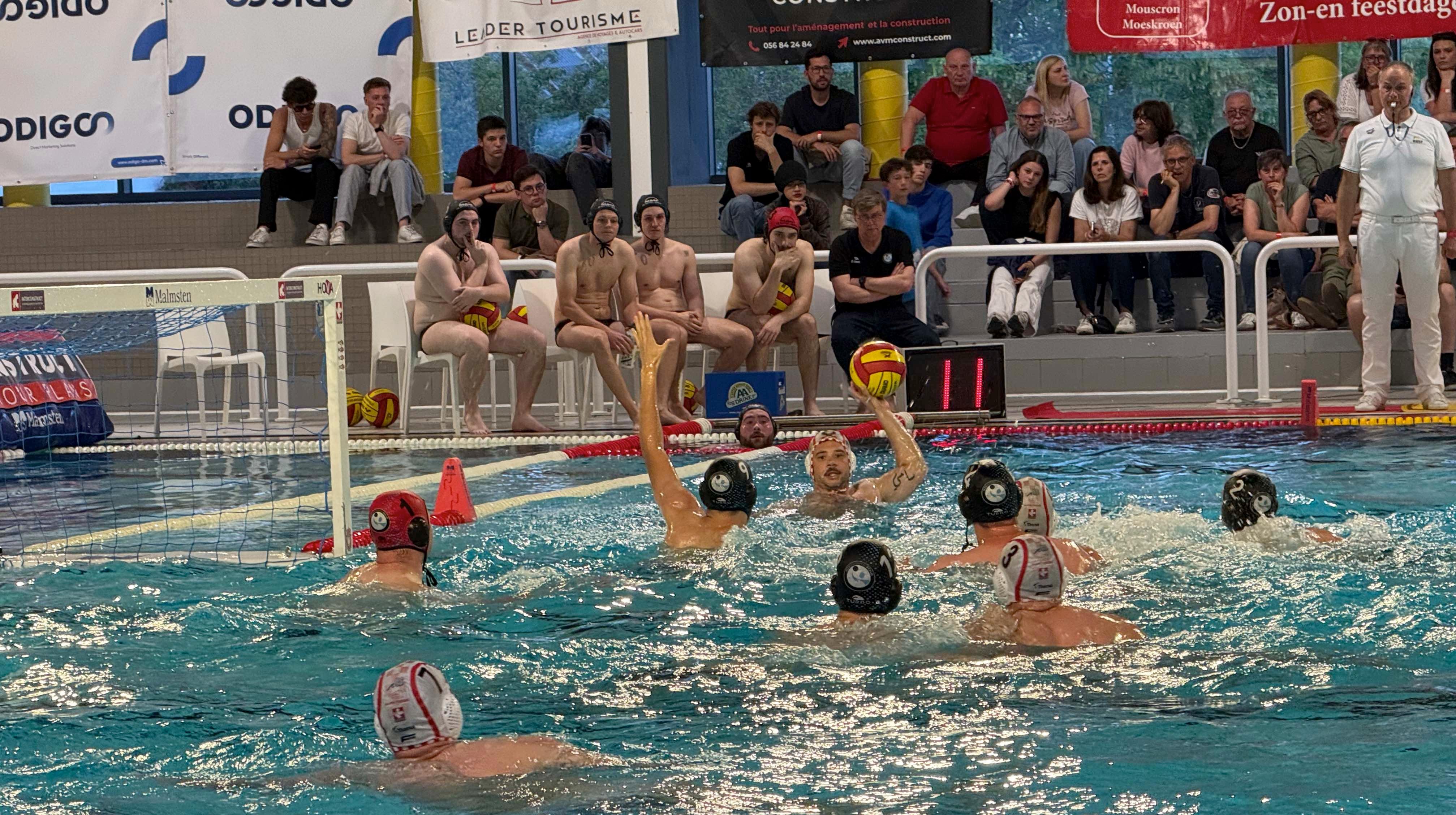 Water-polo : une troisième victoire en play-offs peu convaincante pour les Dauphins mouscronnois face à Eeklo (18-12)