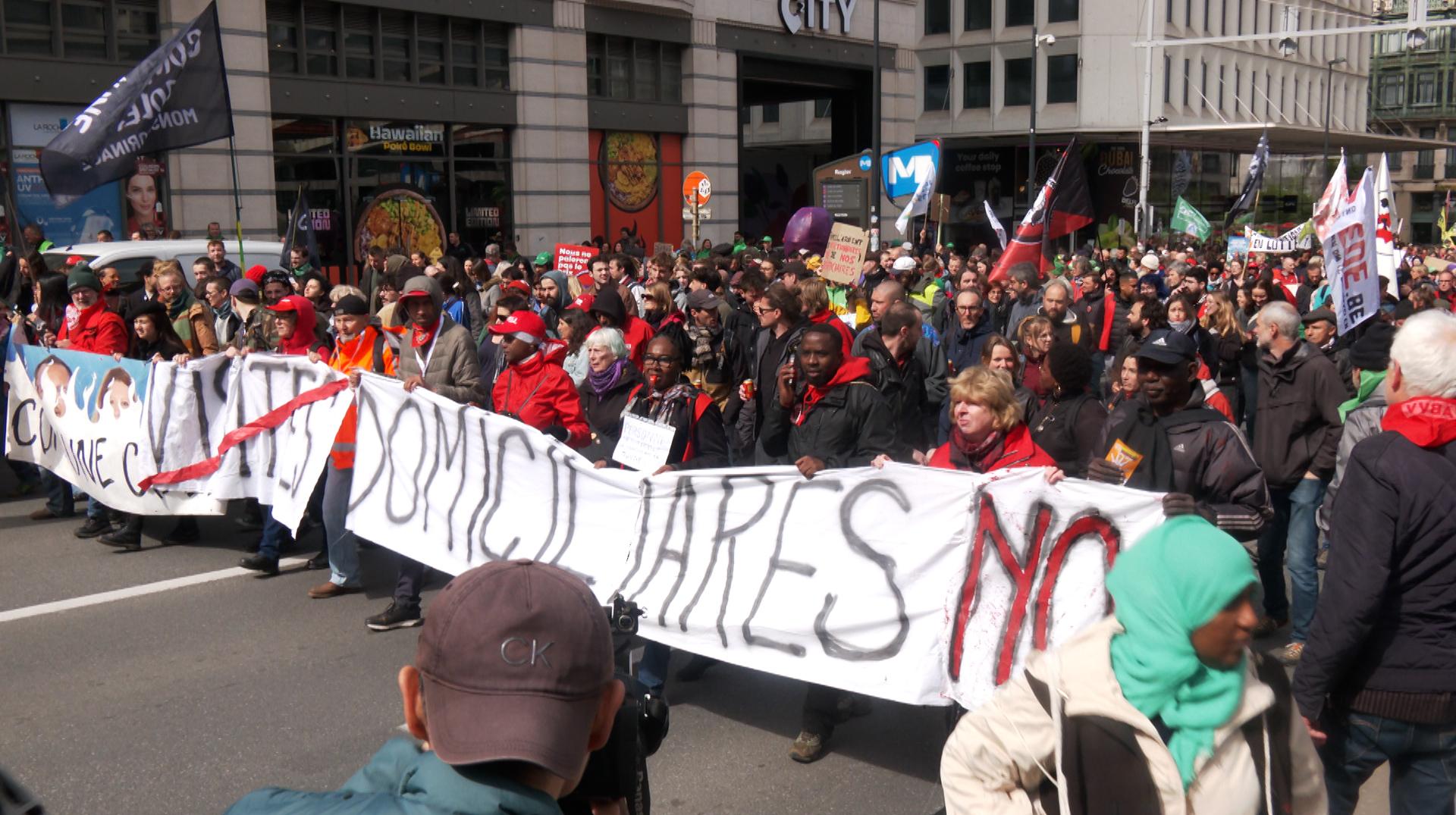 Manifestation nationale : un peu plus de 2000 manifestants de Wallonie picarde à Bruxelles pour protester contre les mesures du gouvernement Arizona
