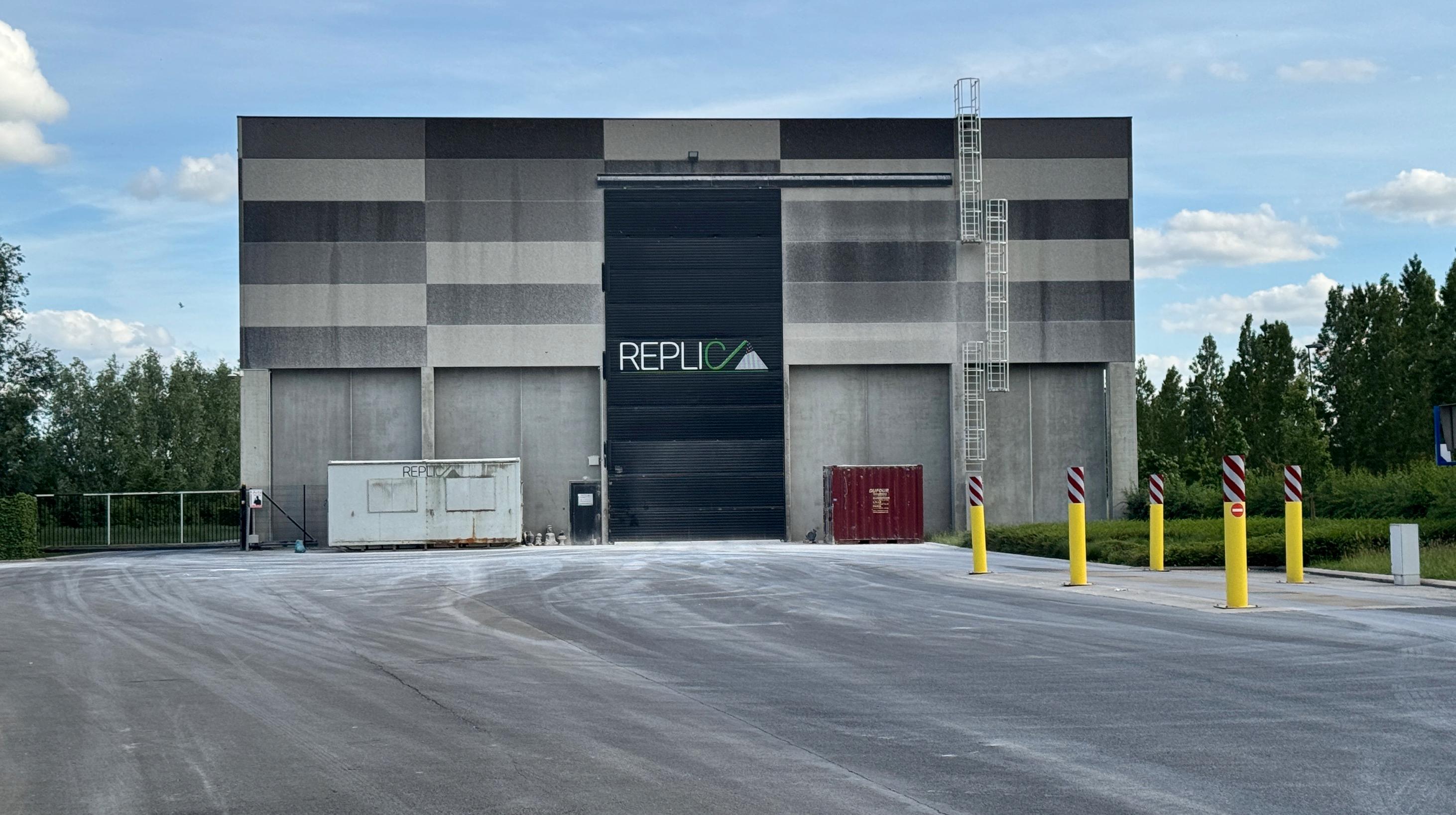 Usine Replic à Pecq : les premiers aménagements pour limiter les nuisances présentés aux riverains
