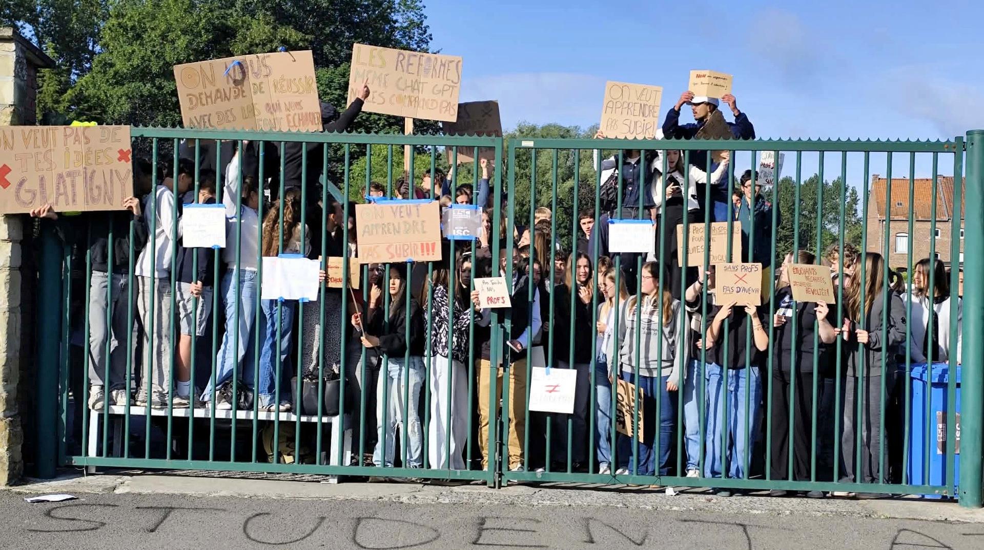Réforme de l'enseignement : l'accès à l'école Saint-Charles de Péruwelz bloqué par les élèves