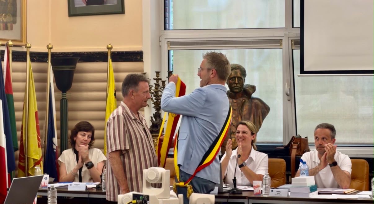 Leuze-en-Hainaut : Michel Massart a prêté serment comme nouvel échevin