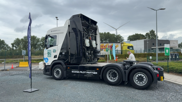 Ollignies : le groupe Colruyt se dote de deux camions à hydrogène pour approvisionner ses magasins