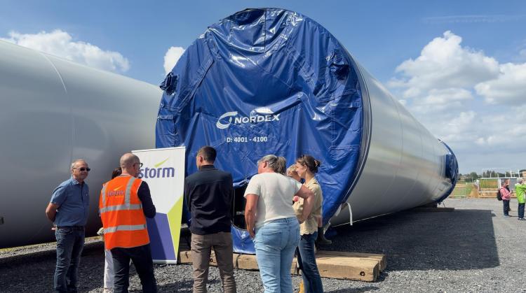 Mourcourt : découverte du futur parc éolien situé le long de l'A8