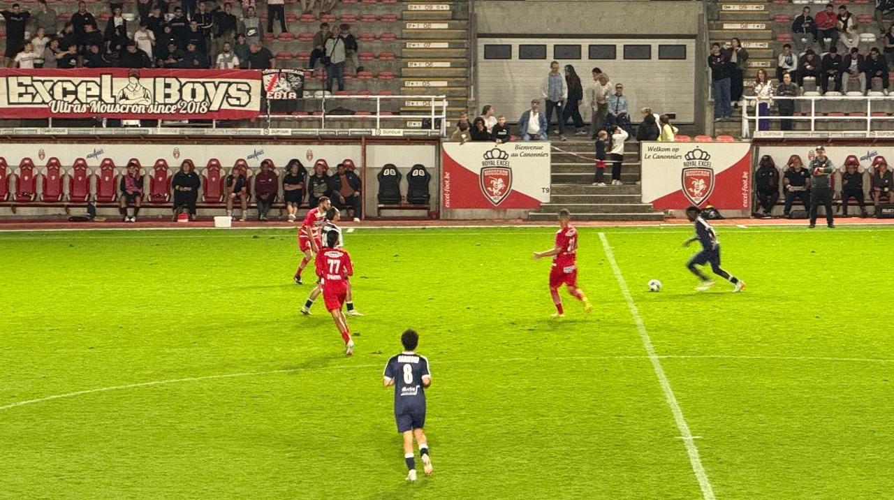 Football D2 FFA: le Stade Mouscronnois décroche sa première victoire de la saison et plonge la REAL dans le doute