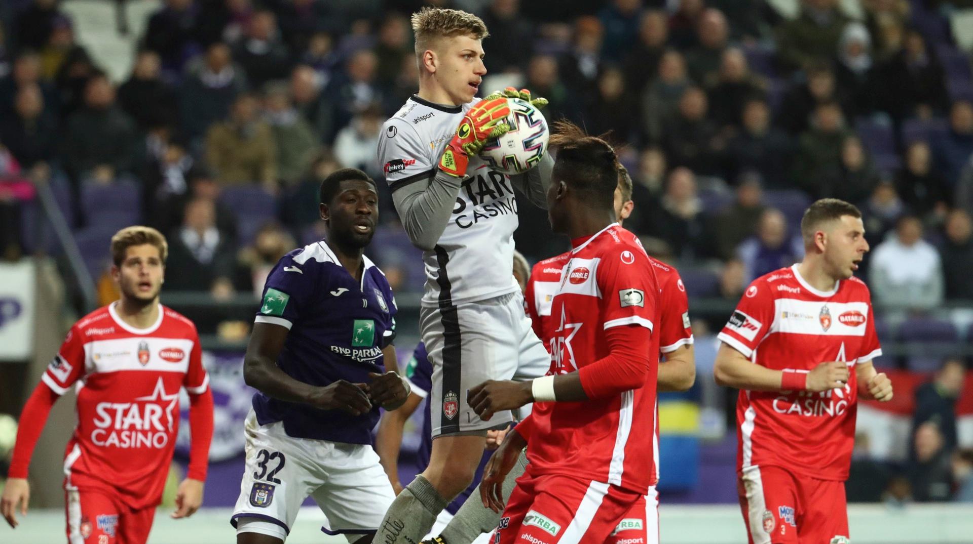Jean Butez, ancien gardien de l’Excel Mouscron, appelé pour la première fois en équipe de France