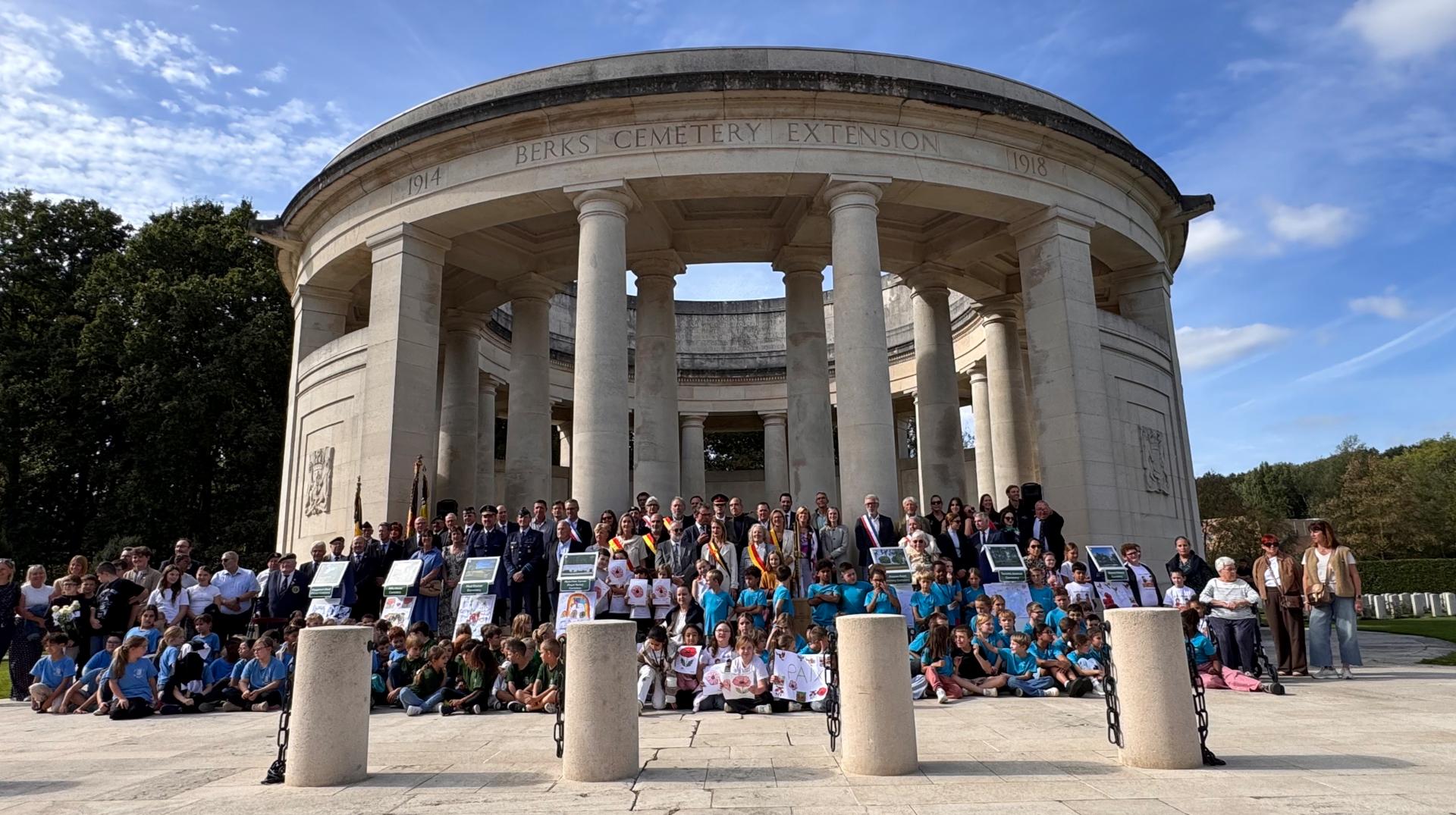 Comines-Warneton : les plaques UNESCO dévoilées au Mémorial de Ploegsteert