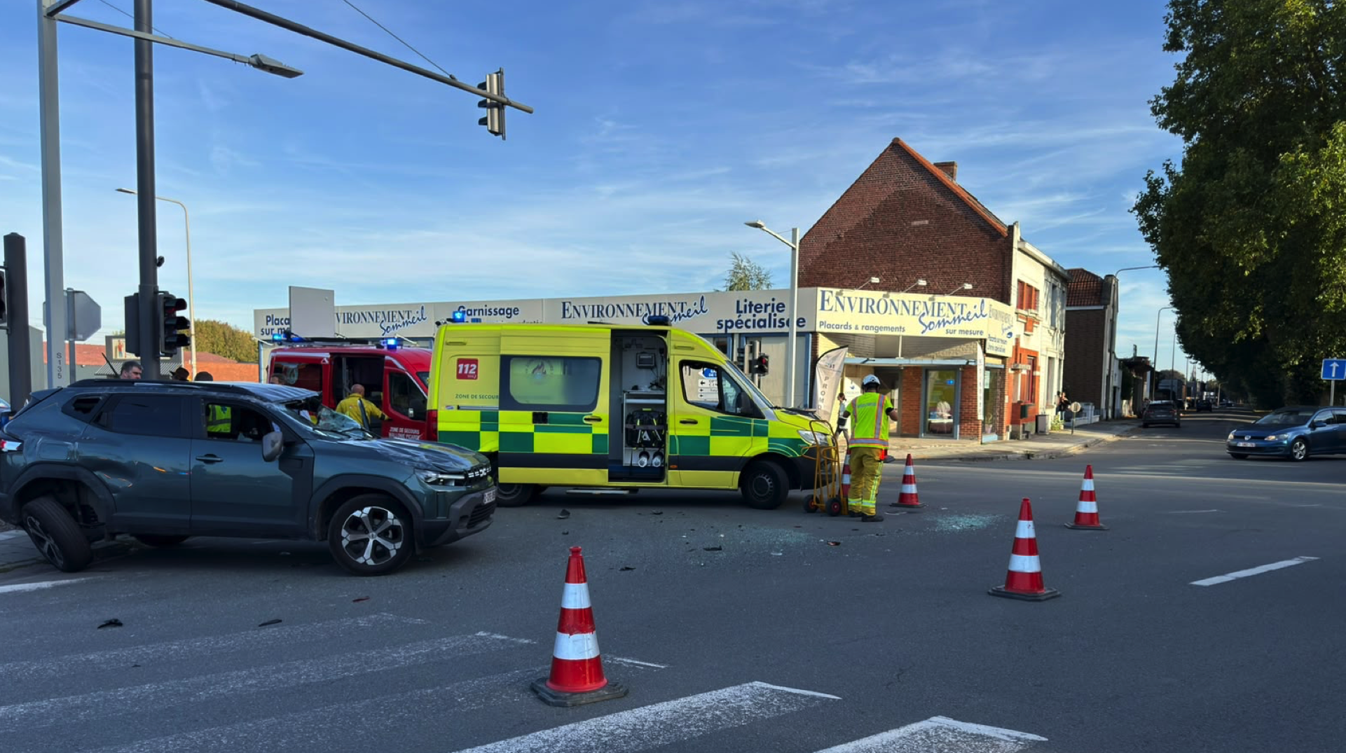 Tournai : une voiture et un bus se percutent à Froyennes