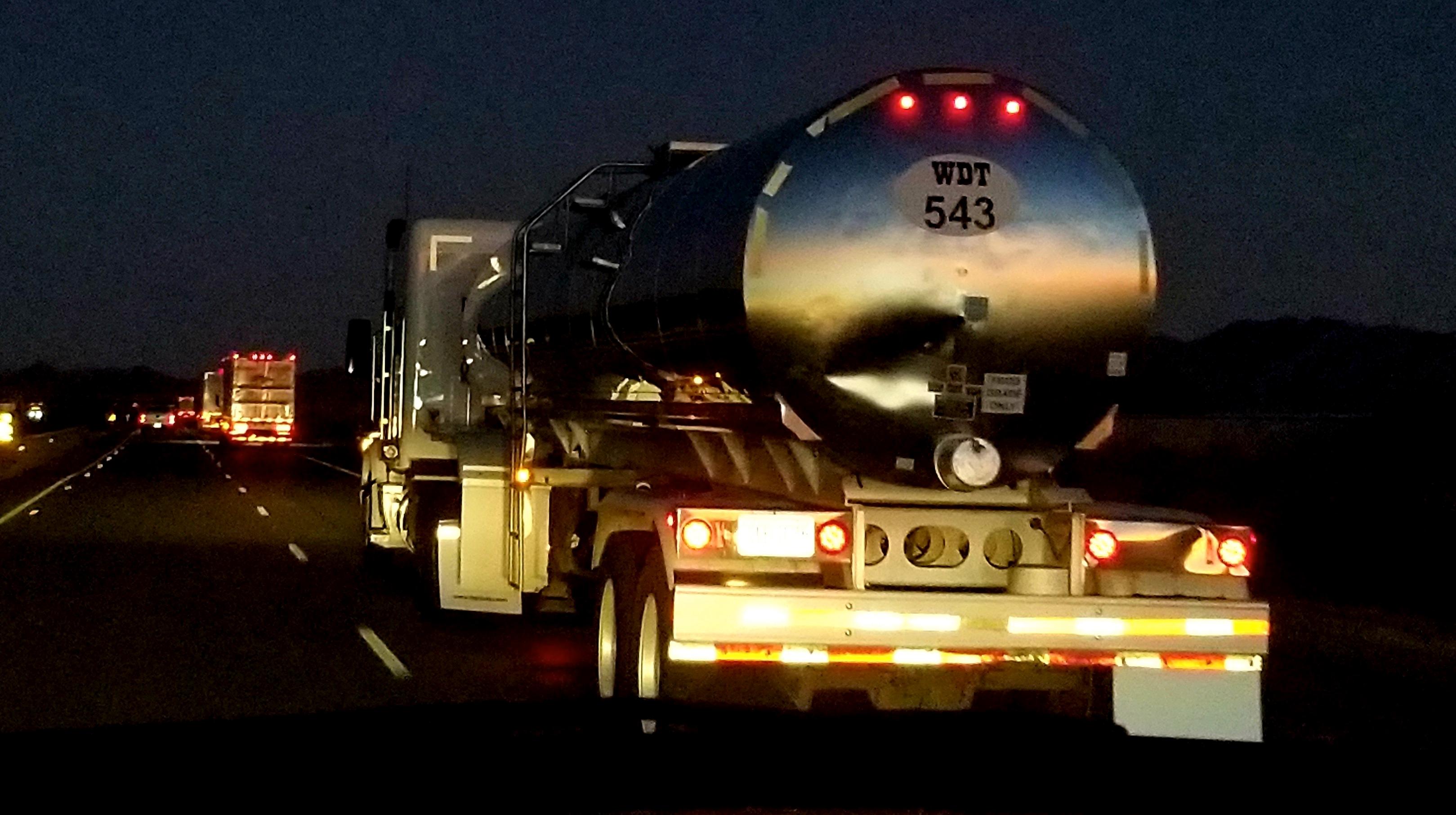Un camion perd du mazout sur l’E403 : l’autoroute fermée entre Tournai et Mouscron