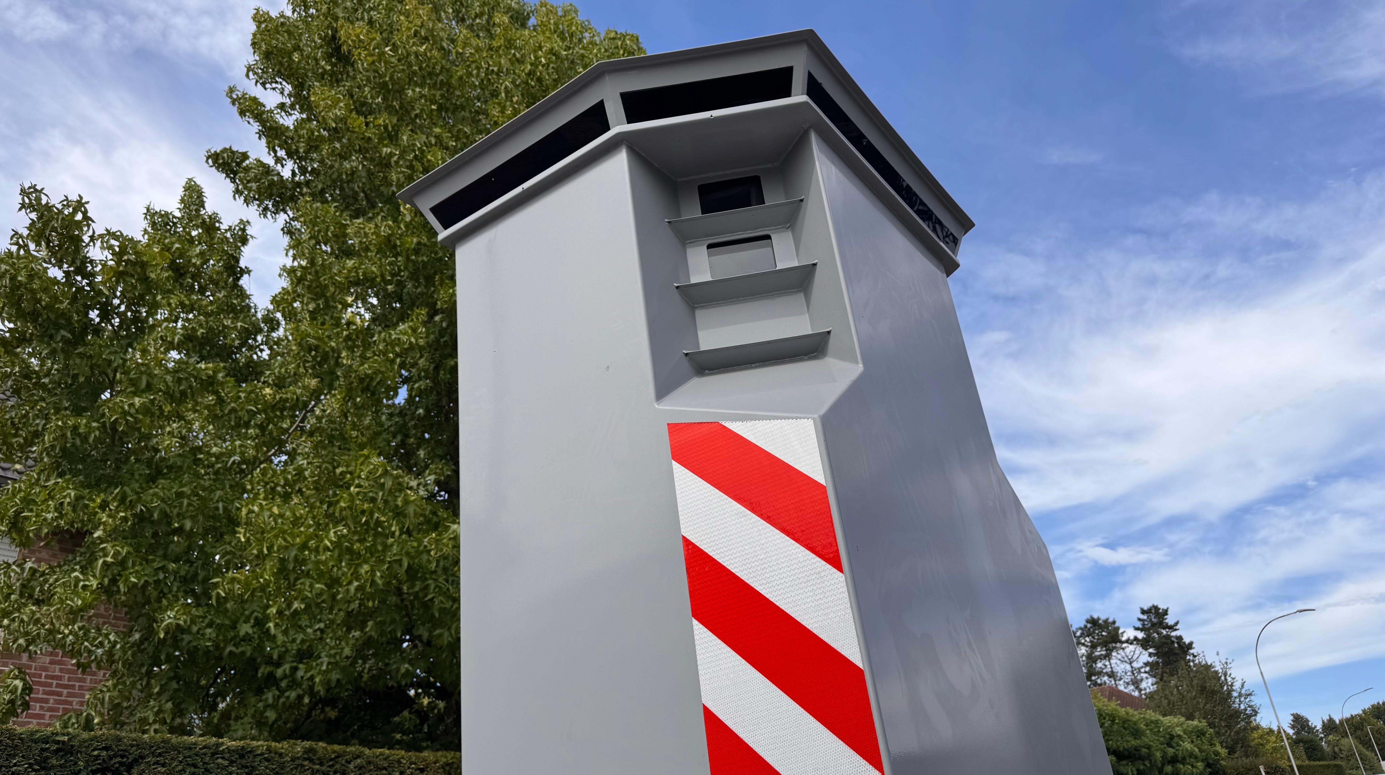 Un lidar installé à proximité du carrefour de la Barrière de Bury sur la N50