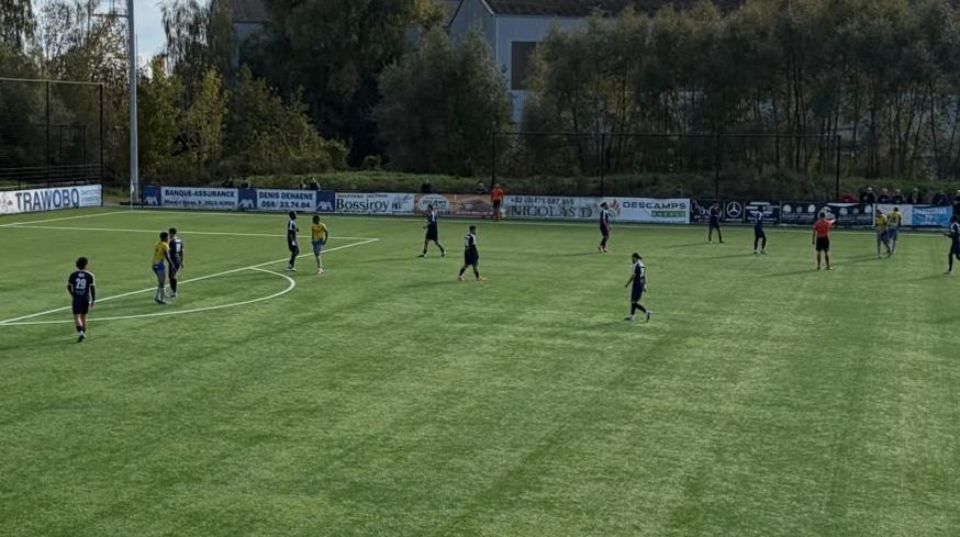 Football D2 FFA: la REAL tient tête au leader et poursuit sa série de matchs sans défaite