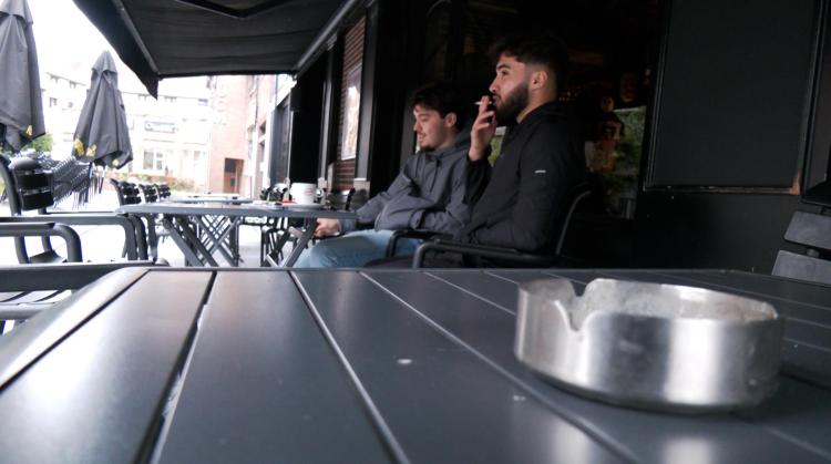 Terrasses : l'interdiction de fumer reportée