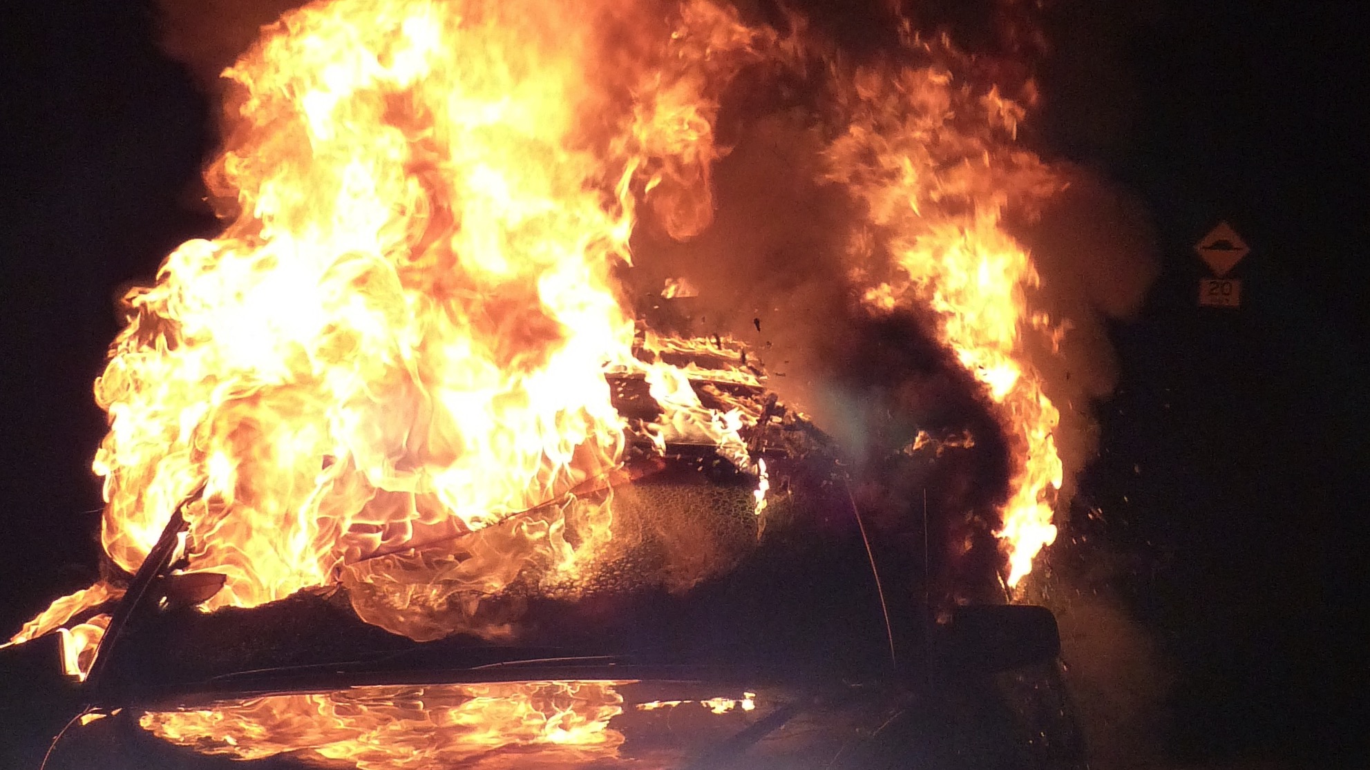 5 voitures incendiées dans la nuit de samedi à dimanche Mouscron