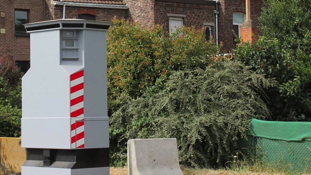 Un lidar installé sur la chaussée de Renaix à Velaines
