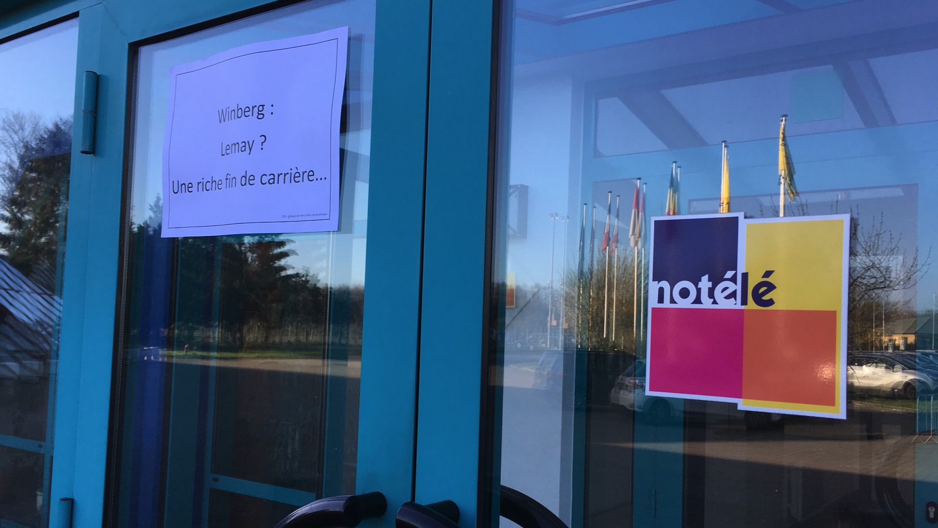 Les langues de Vipères ont encore frappé: voici toutes les affiches collées pendant la nuit