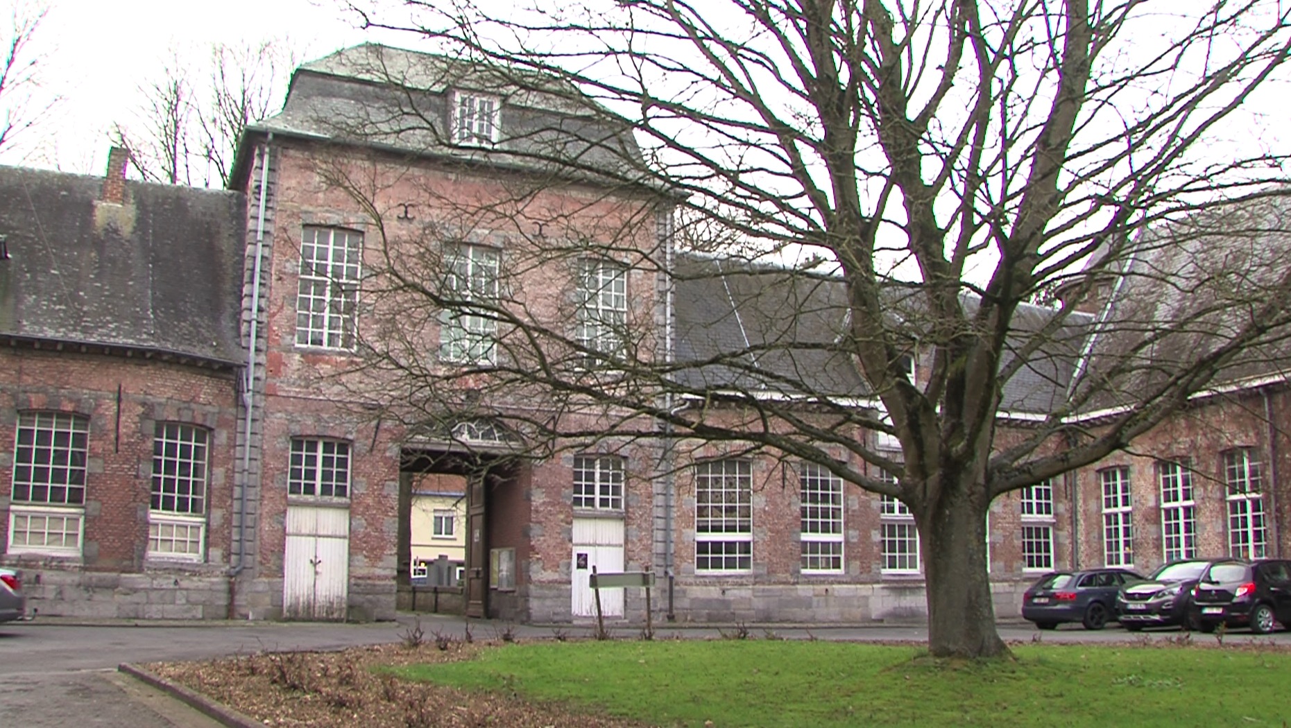 Les archives conservées au château de Templeuve vont être désinfectées