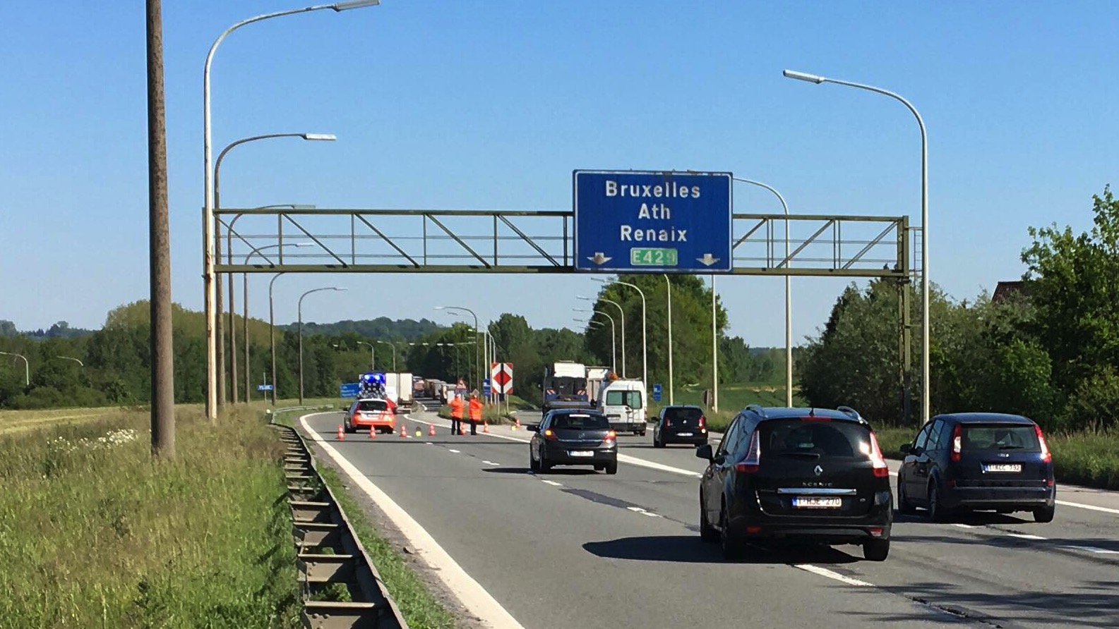 E42: l'autoroute complètement bloquée entre Kain et Froyennes