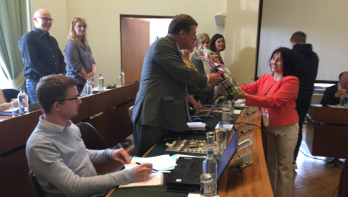 L'enseignante Alix Longlez mise à l'honneur lors du conseil communal tournaisien